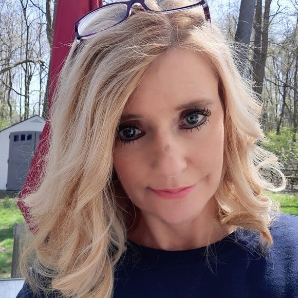 Meet your Posher, Karen - Picture 1 of 1